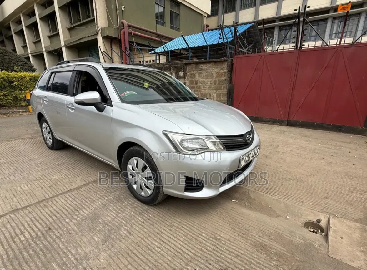 Toyota Corolla Fielder 1.8 Petrol FWD 2014 Silver