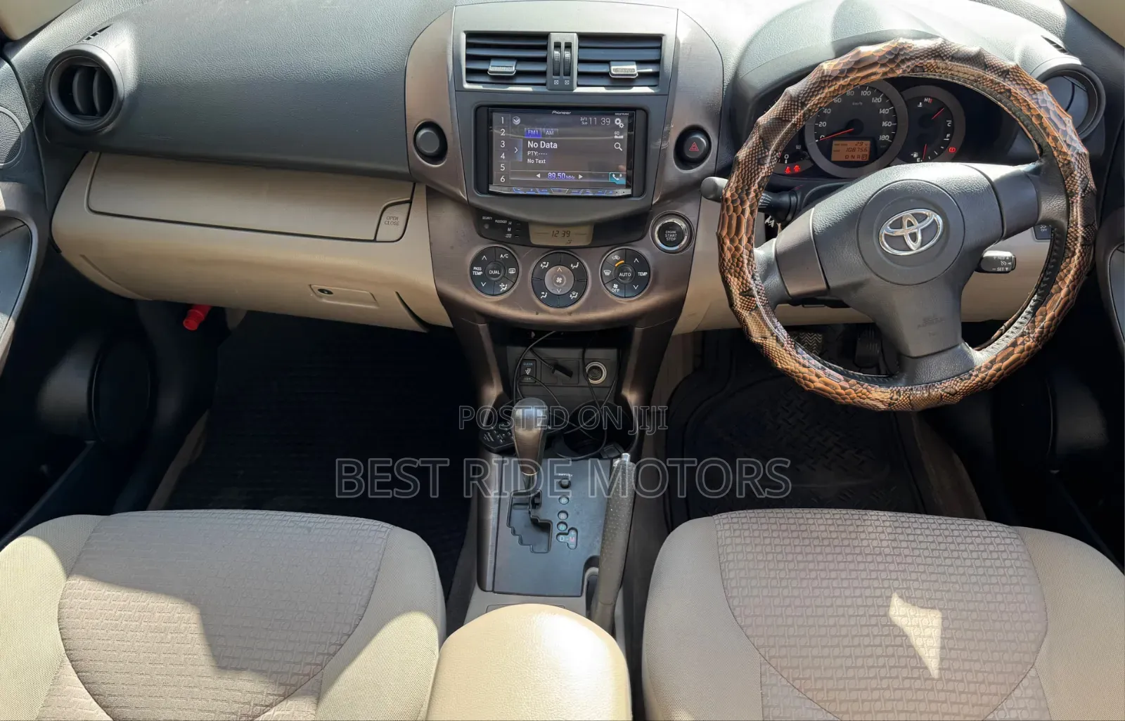 Toyota Vanguard 2008 White