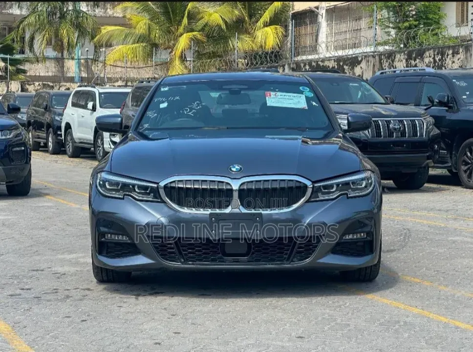 BMW 320i Sedan RWD 2020 Gray