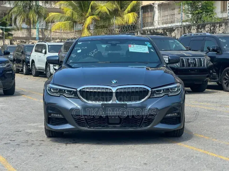 BMW 320i Sedan RWD 2020 Gray