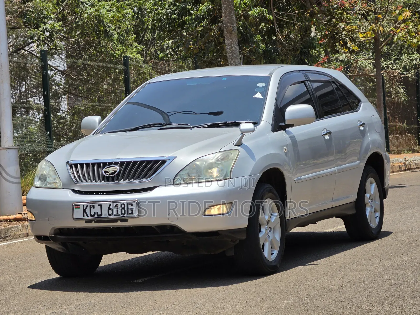 Toyota Harrier 2.4 2010 Silver