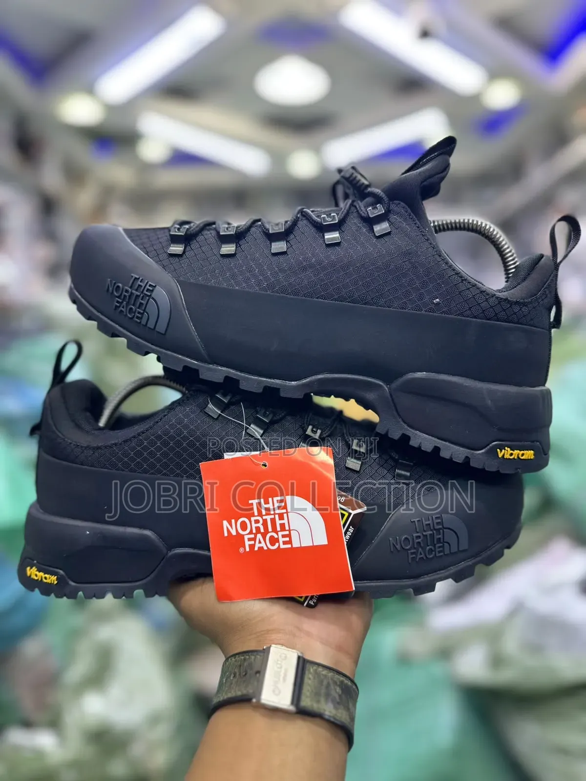 The. North Face “ Glenclyffe Low “
Waterproof Sneakers