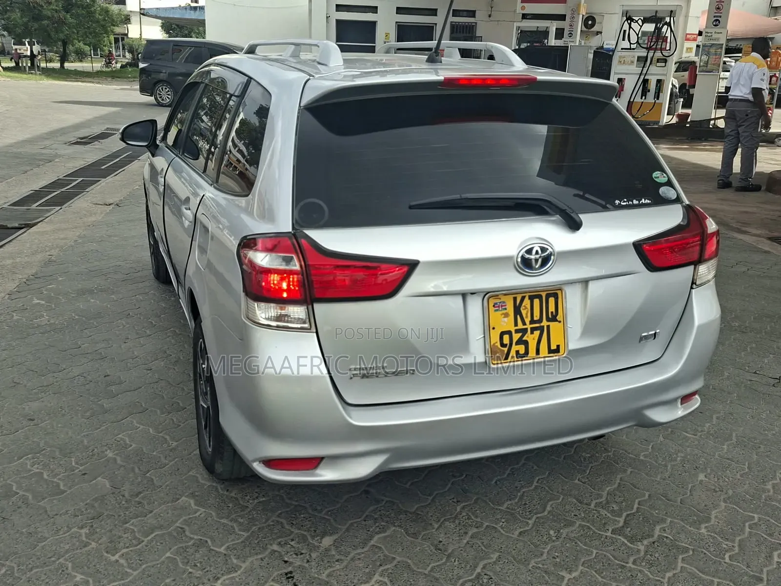 Toyota Corolla Fielder 1.5 Hybrid FWD 2017 Silver