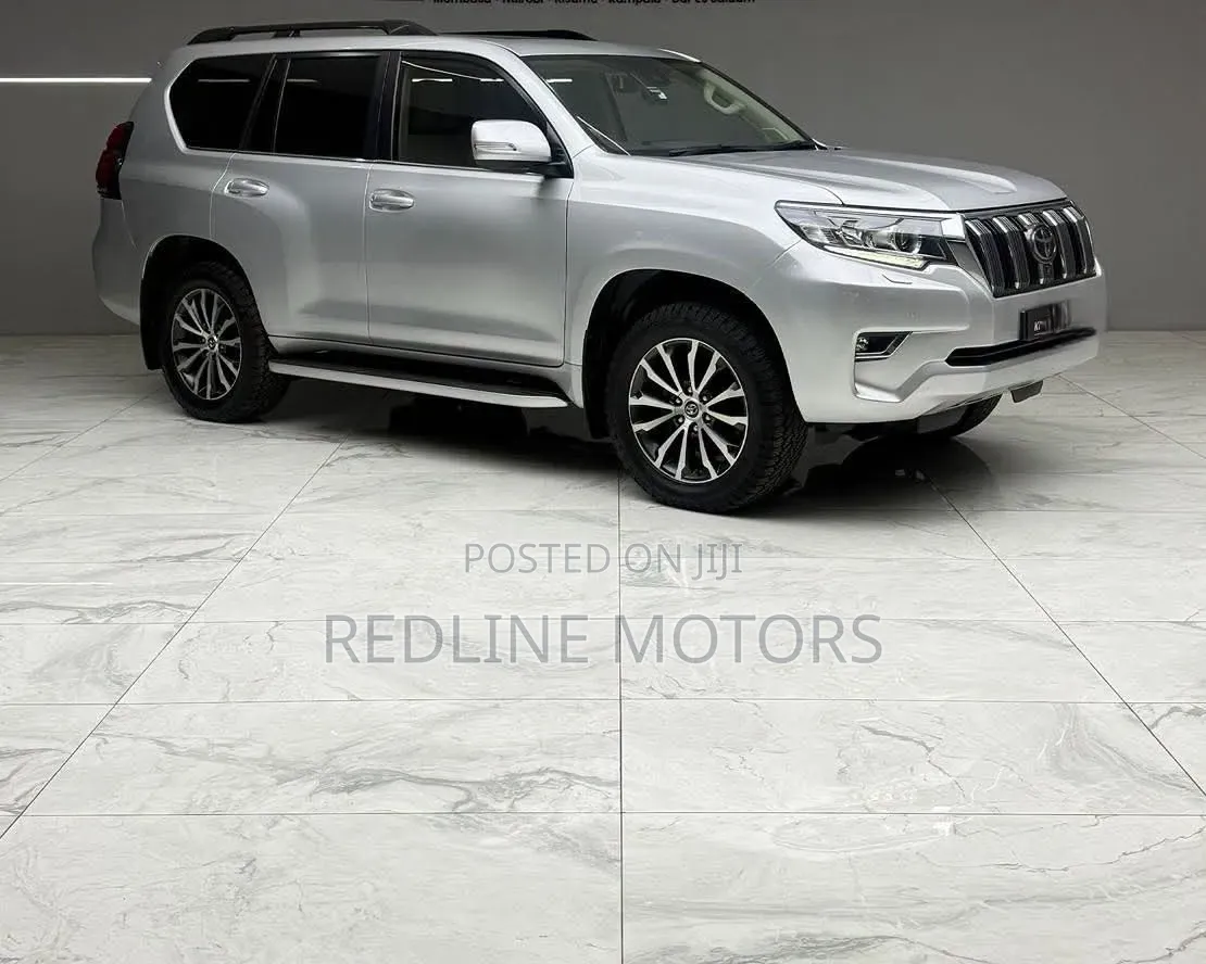 Toyota Land Cruiser Prado 2.8 2022 Silver