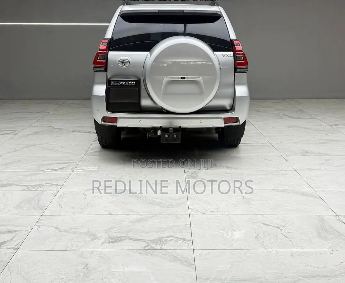 Toyota Land Cruiser Prado 2.8 2022 Silver