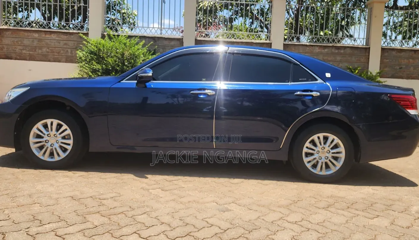 Toyota Crown 2014 Blue