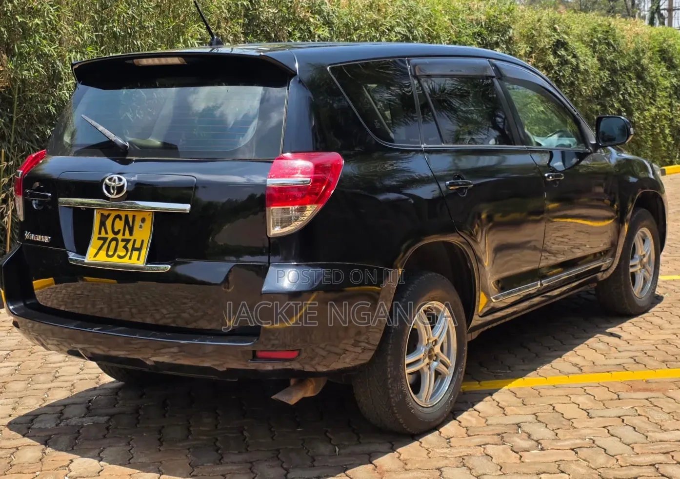 Toyota Vanguard 2010 Black