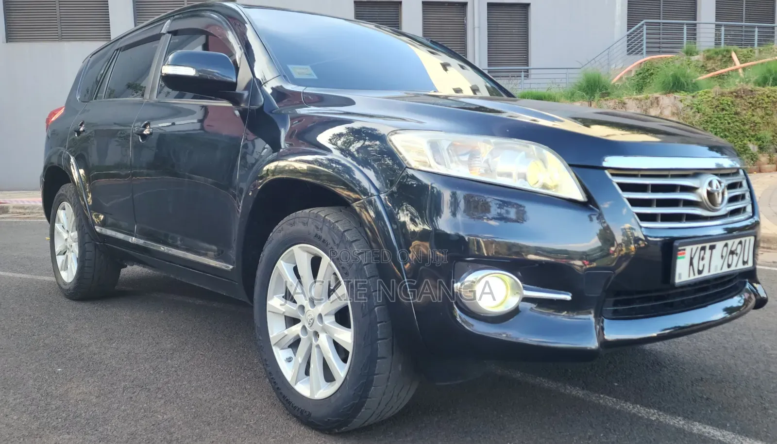 Toyota Vanguard 2012 Black