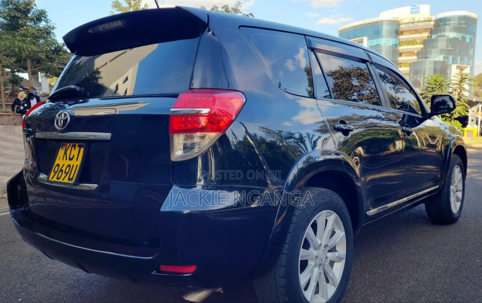 Toyota Vanguard 2012 Black