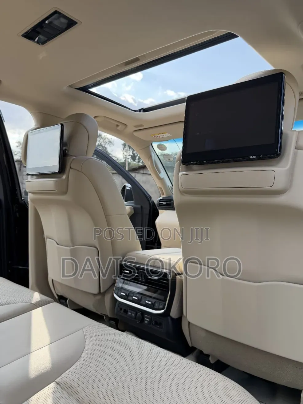 Toyota Land Cruiser LC300 2023 Black