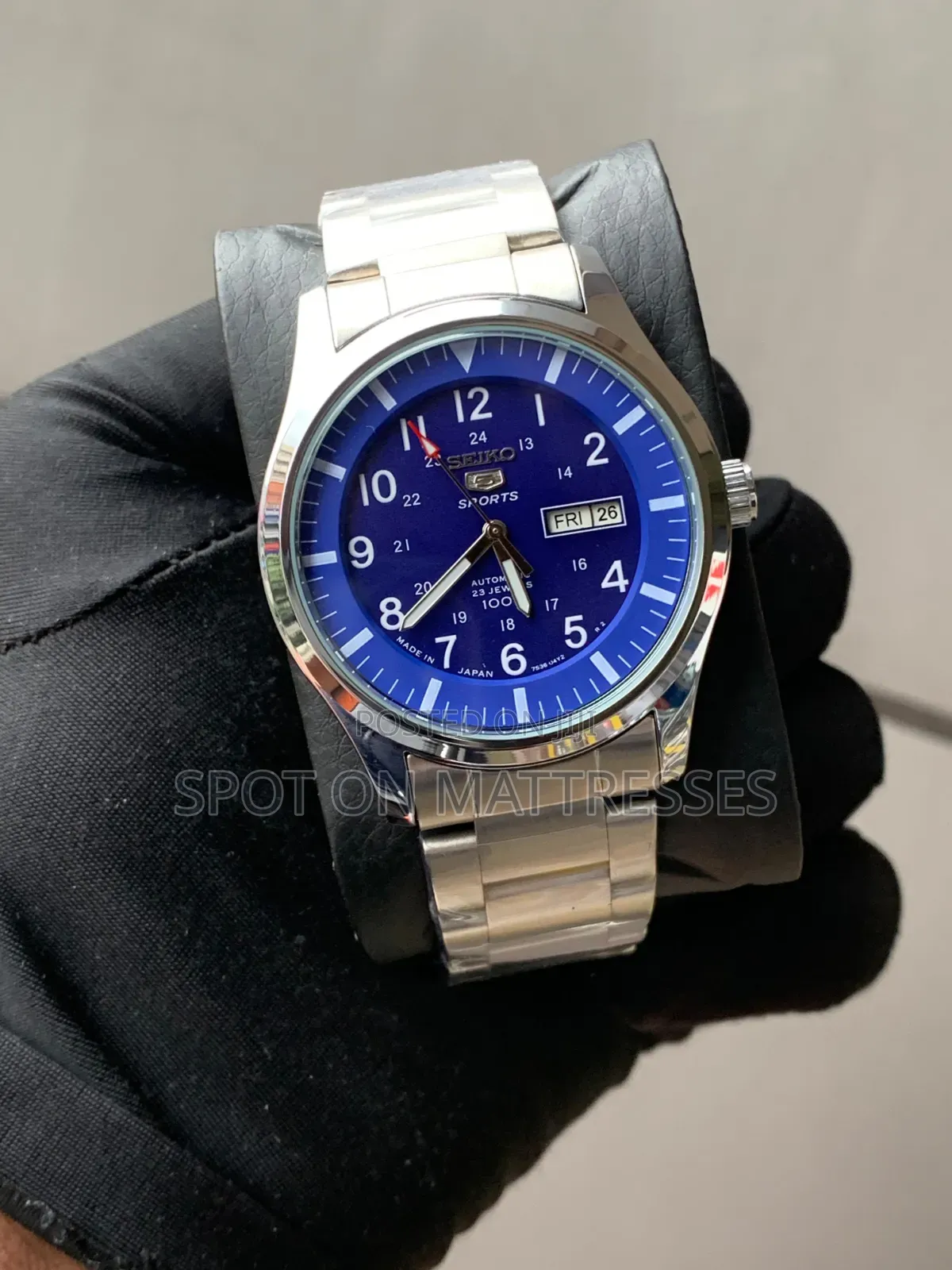 Perfect for Gift  Automatic Seiko Watch for Men. Blue/Green/White.