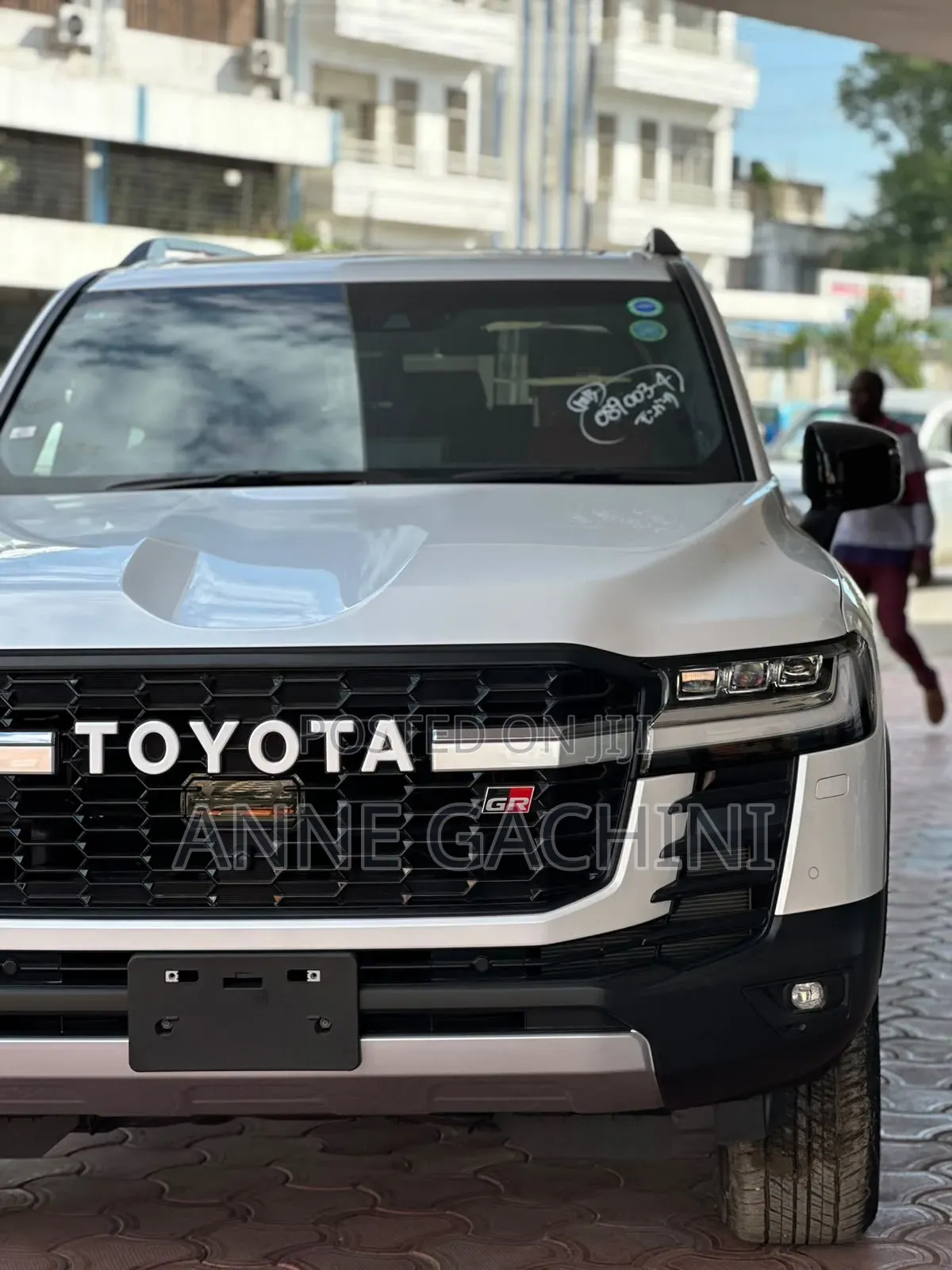 Toyota Land Cruiser LC300 2023 White