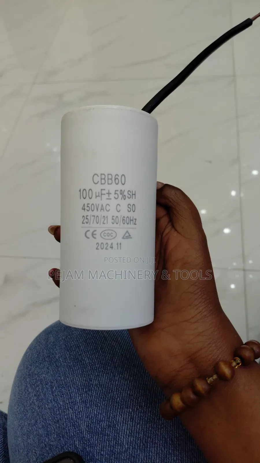 CBB60 Motor Run Capacitor With Capacitance of 100 μF Voltage 450 VAC
