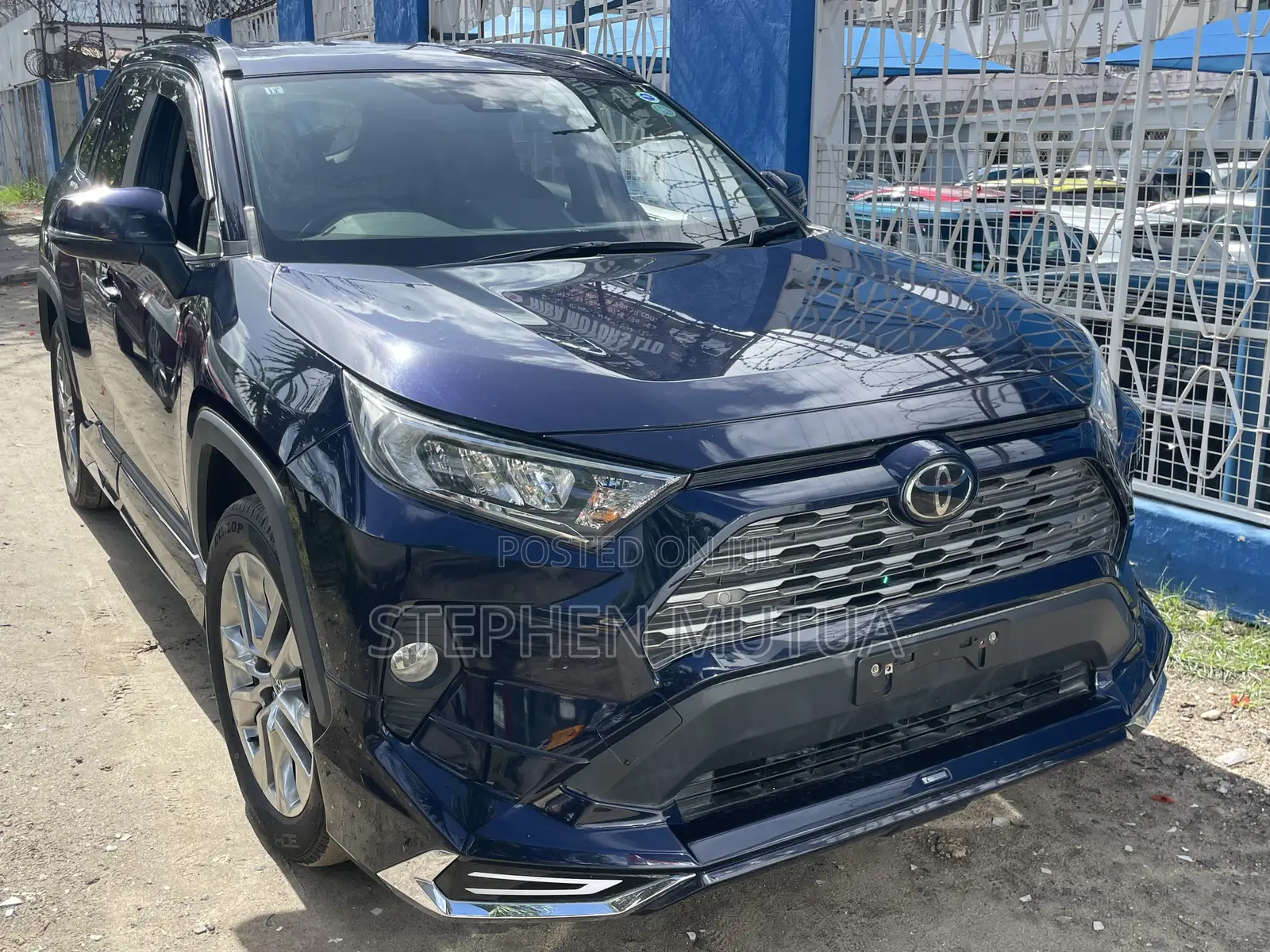 Toyota RAV4 XLE Premium AWD 2019 Blue