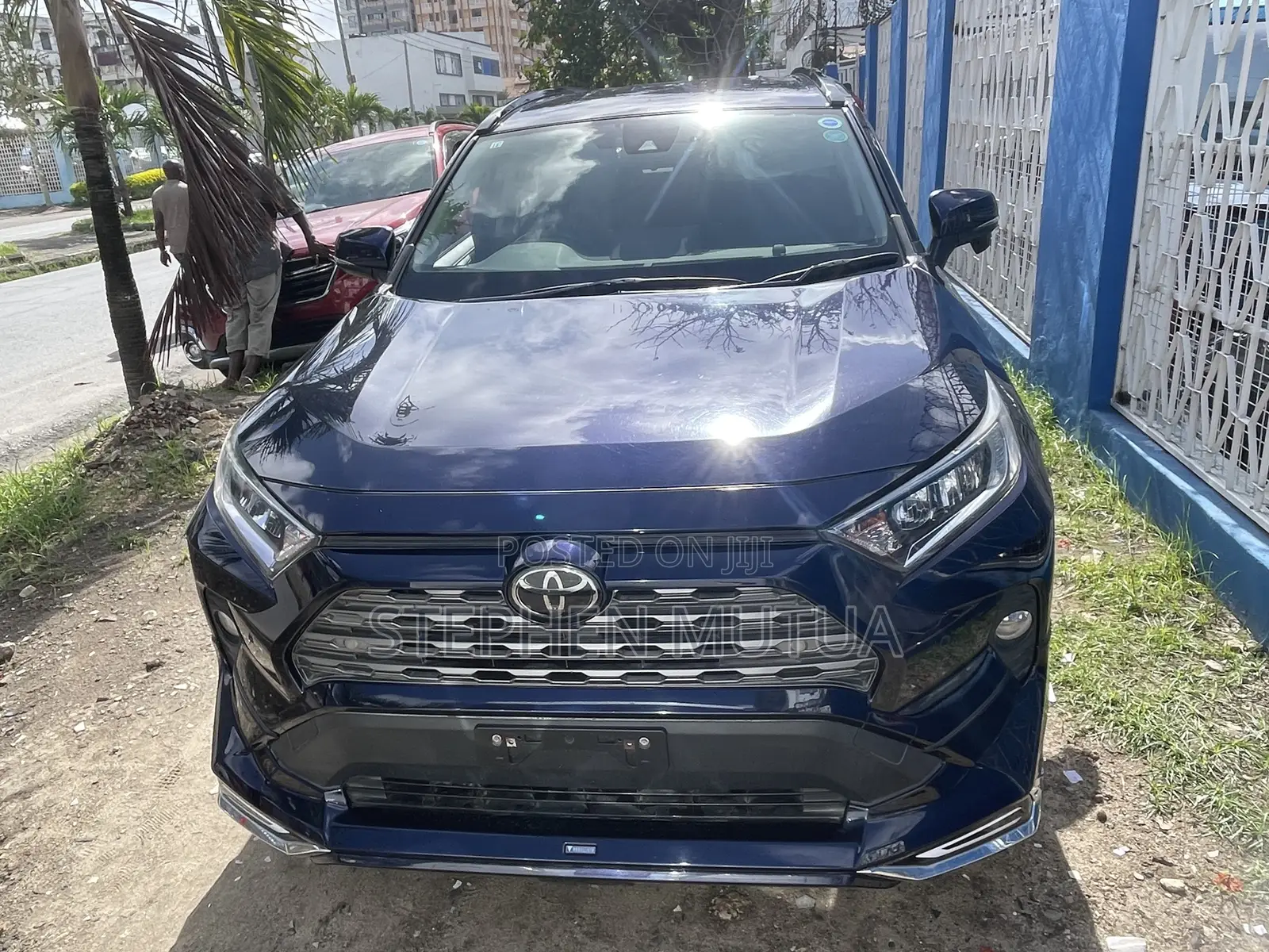 Toyota RAV4 XLE Premium AWD 2019 Blue