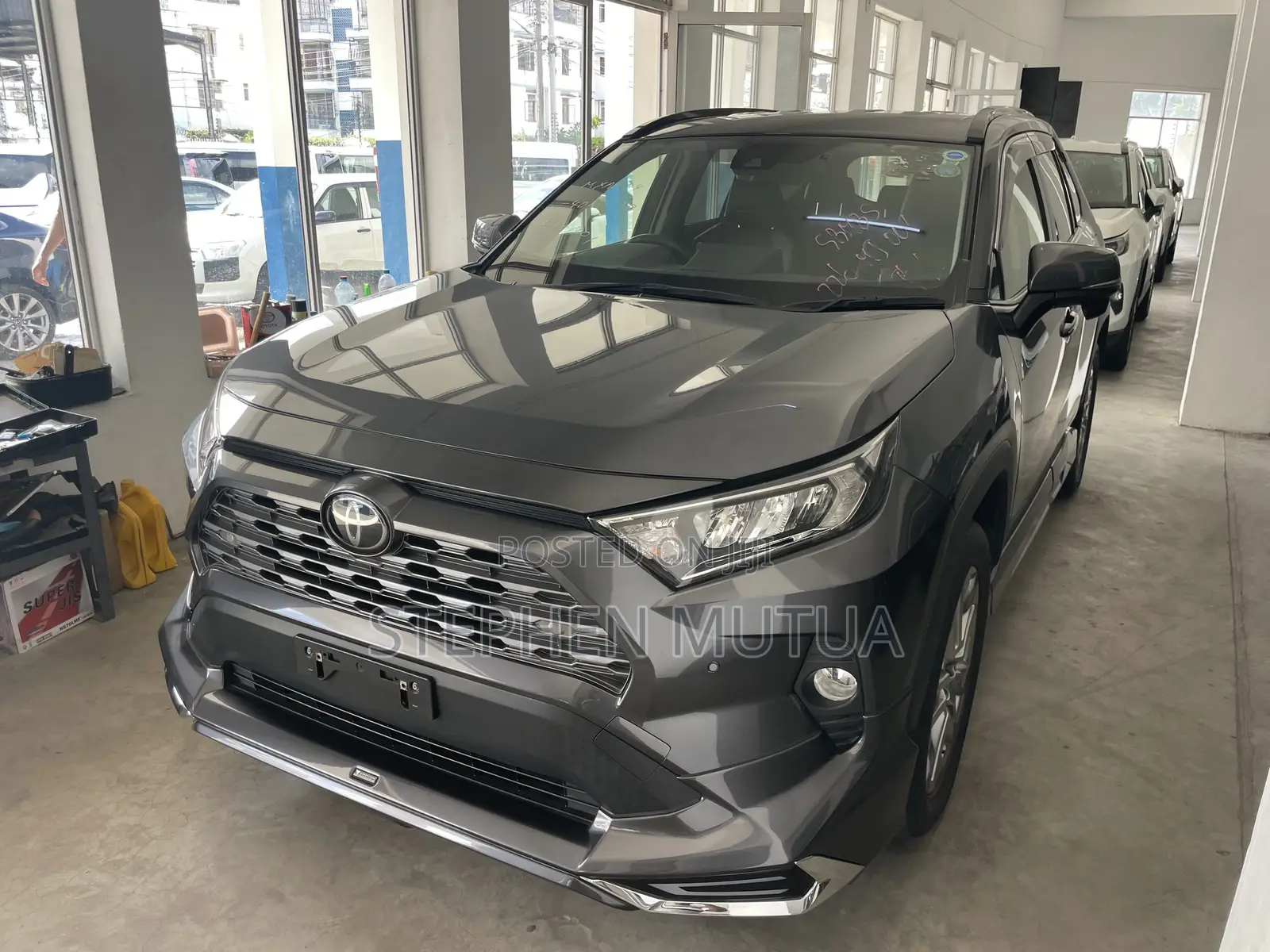 Toyota RAV4 XLE Premium FWD 2020 Gray