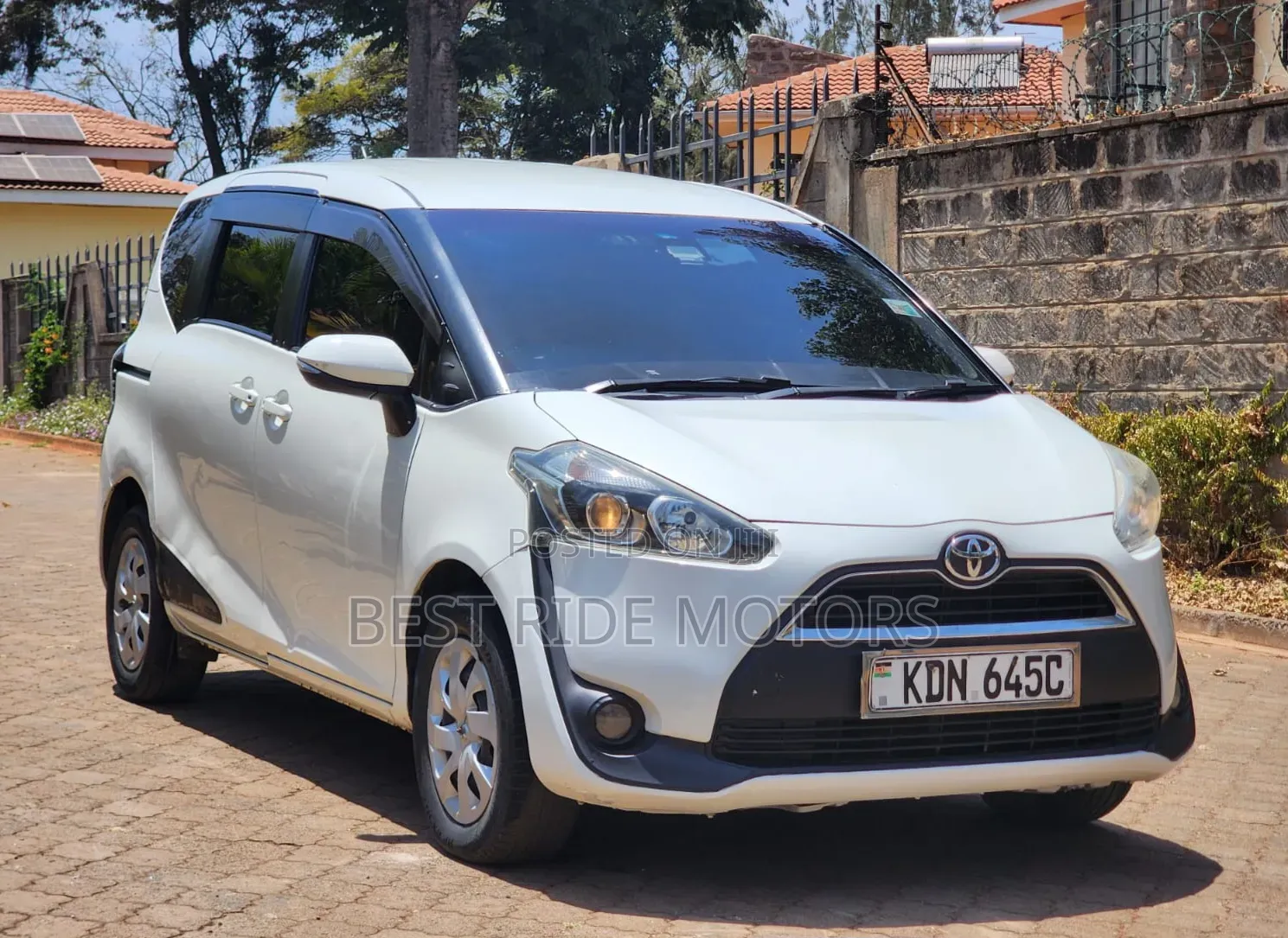 Toyota Sienta 1.5 FWD (6-seater) 2016 White