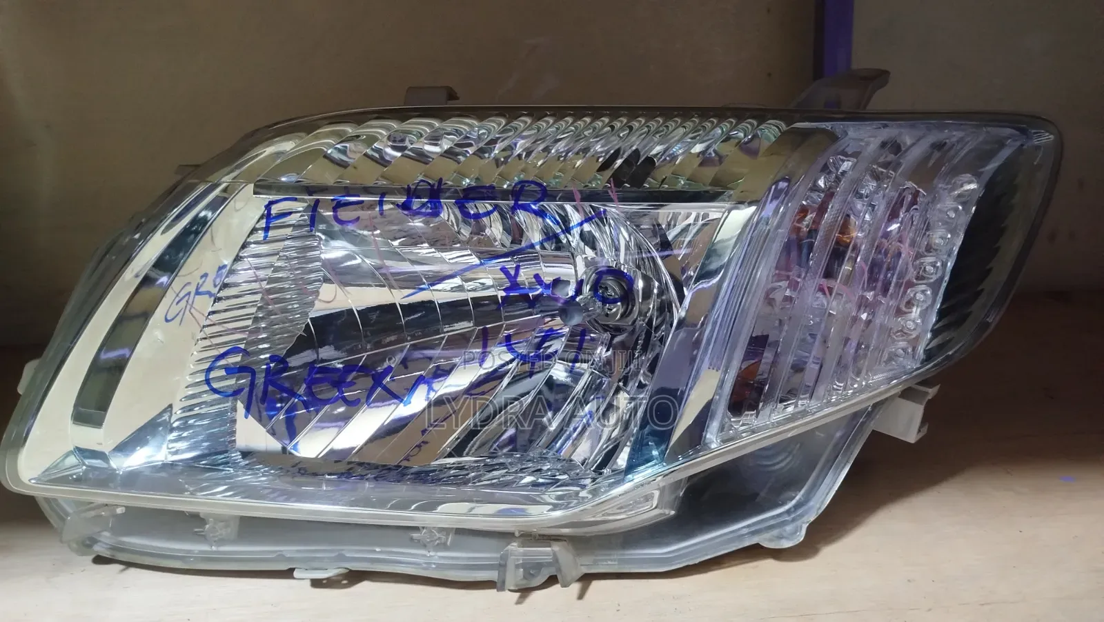 Axio/ Fielder 141 Headlight Green Shade