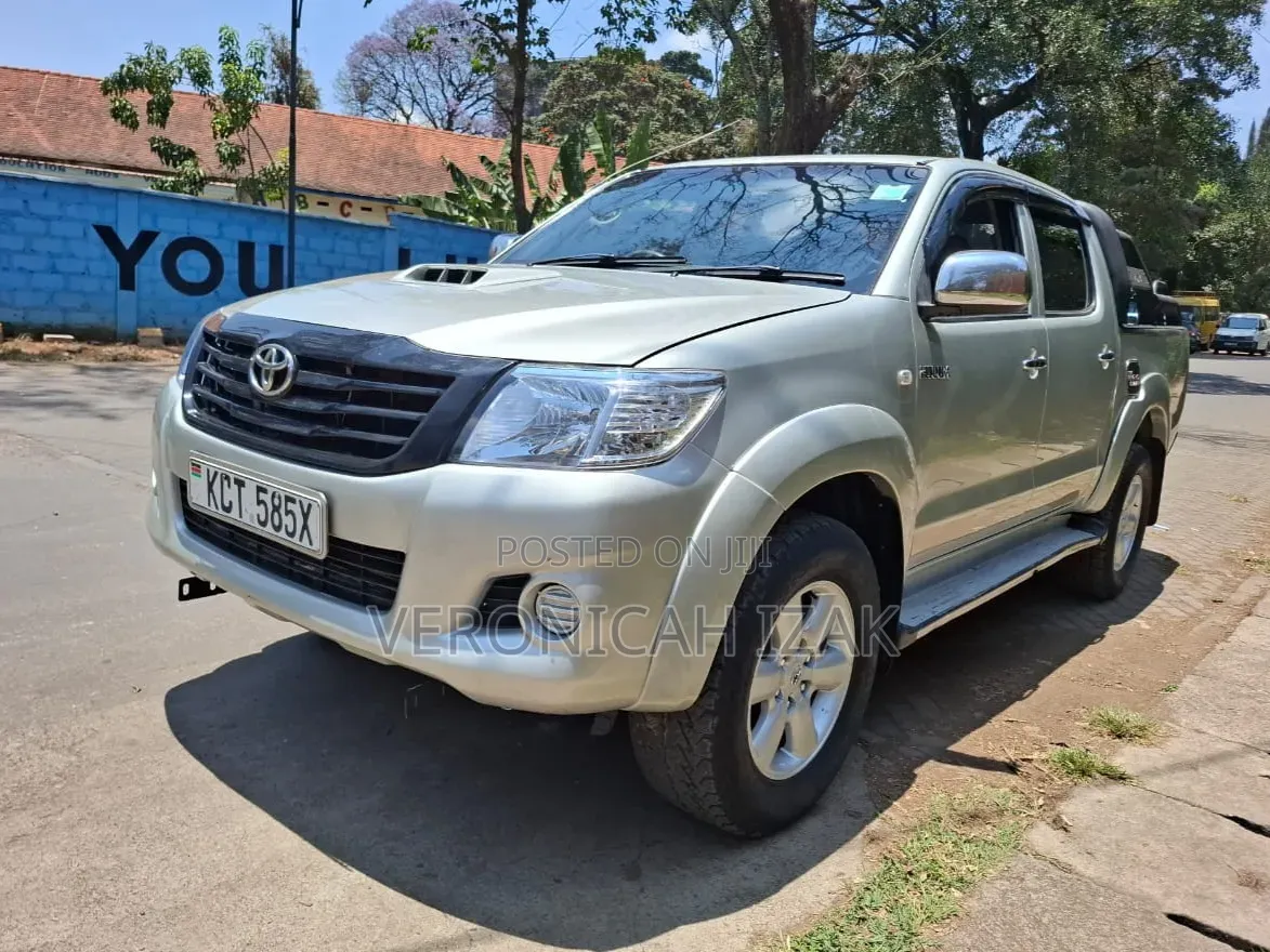 Toyota Hilux 2012
