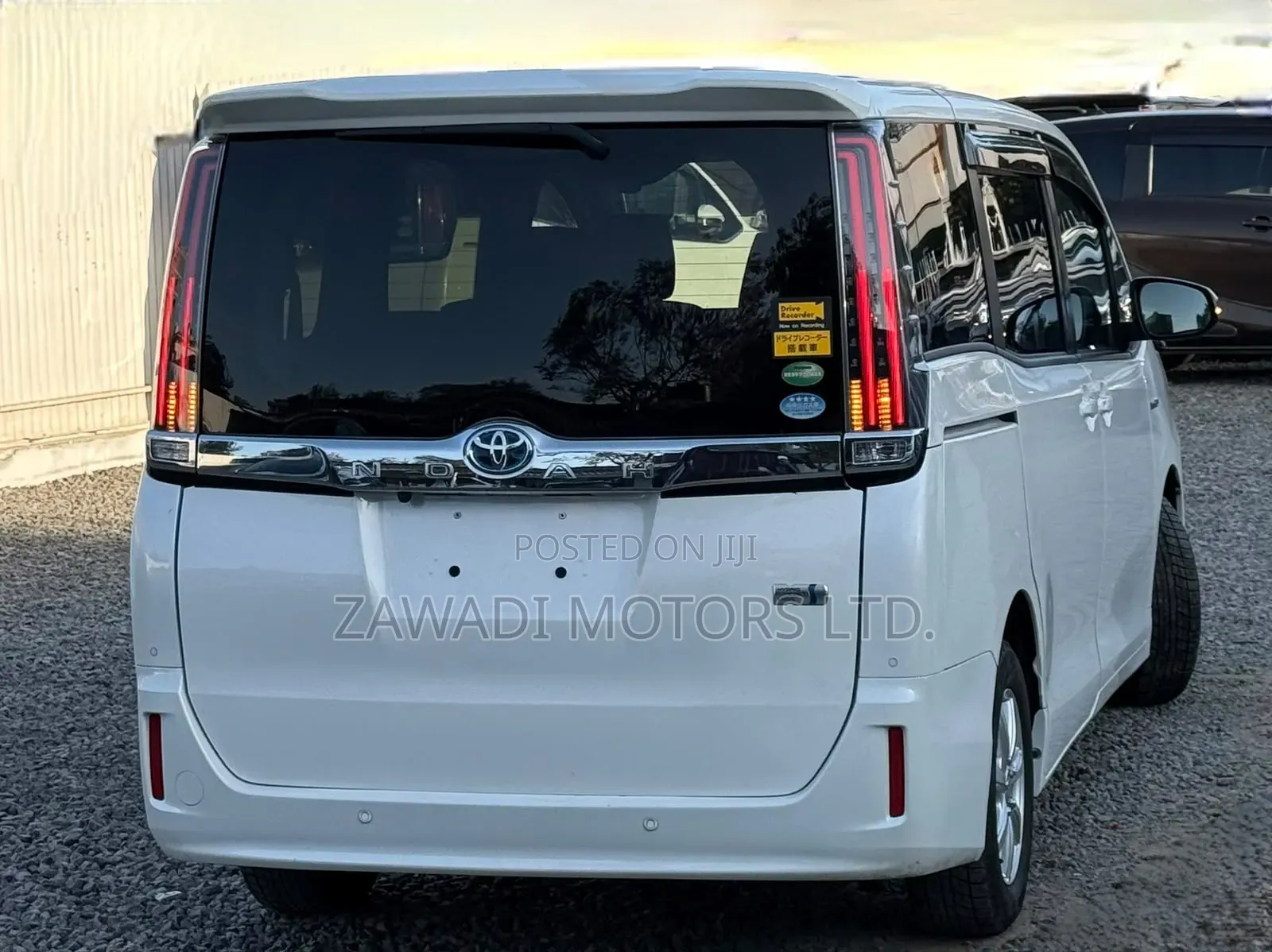 Toyota Noah 1.8 FWD Hybrid (7 seater) 2019 Pearl