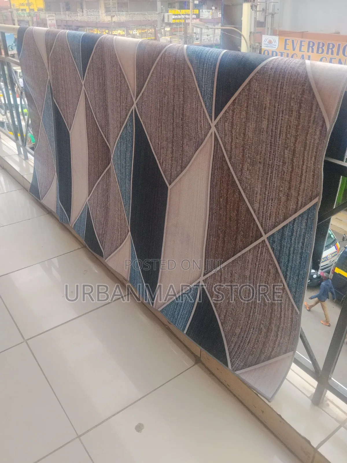 Brand New 5 by 8 Modern 3D Carpet