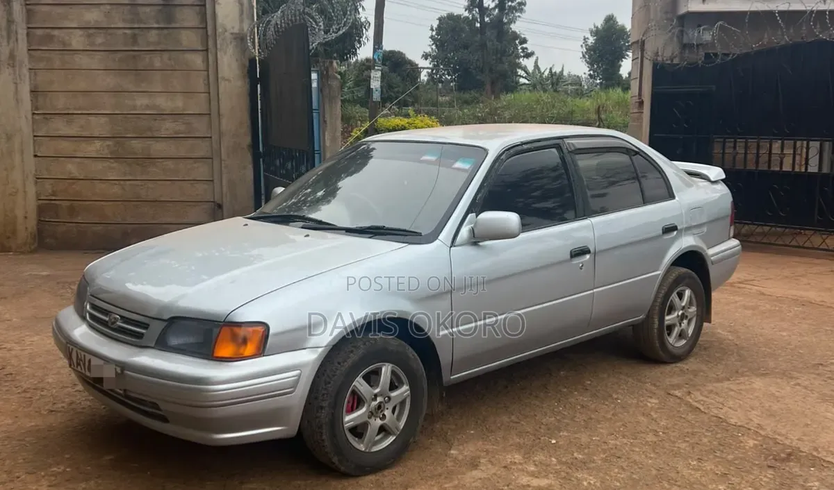Toyota Corsa 2000 Silver