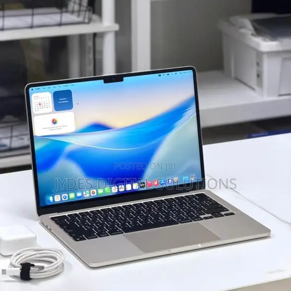 Laptop Apple MacBook Air 2022 M2 16GB Apple M2 SSD 256GB