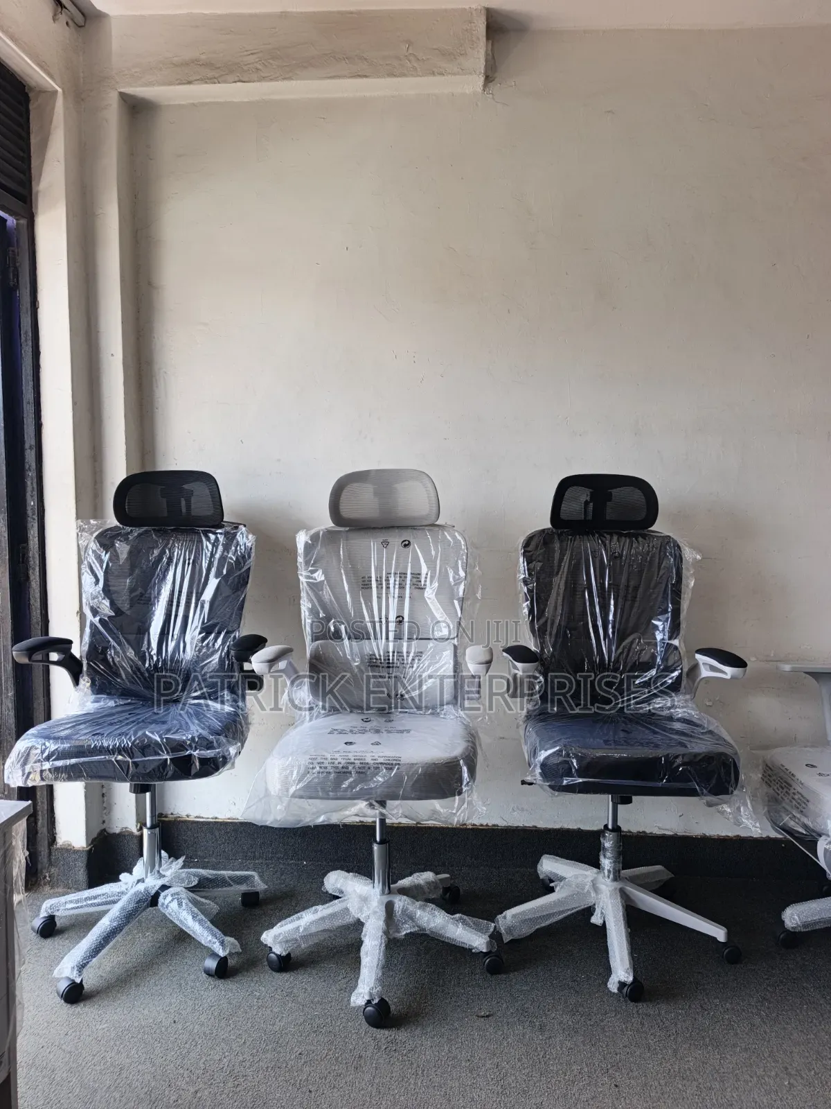 Ergonomic Mesh Office Chairs With Adjustable Headrests, Arms
