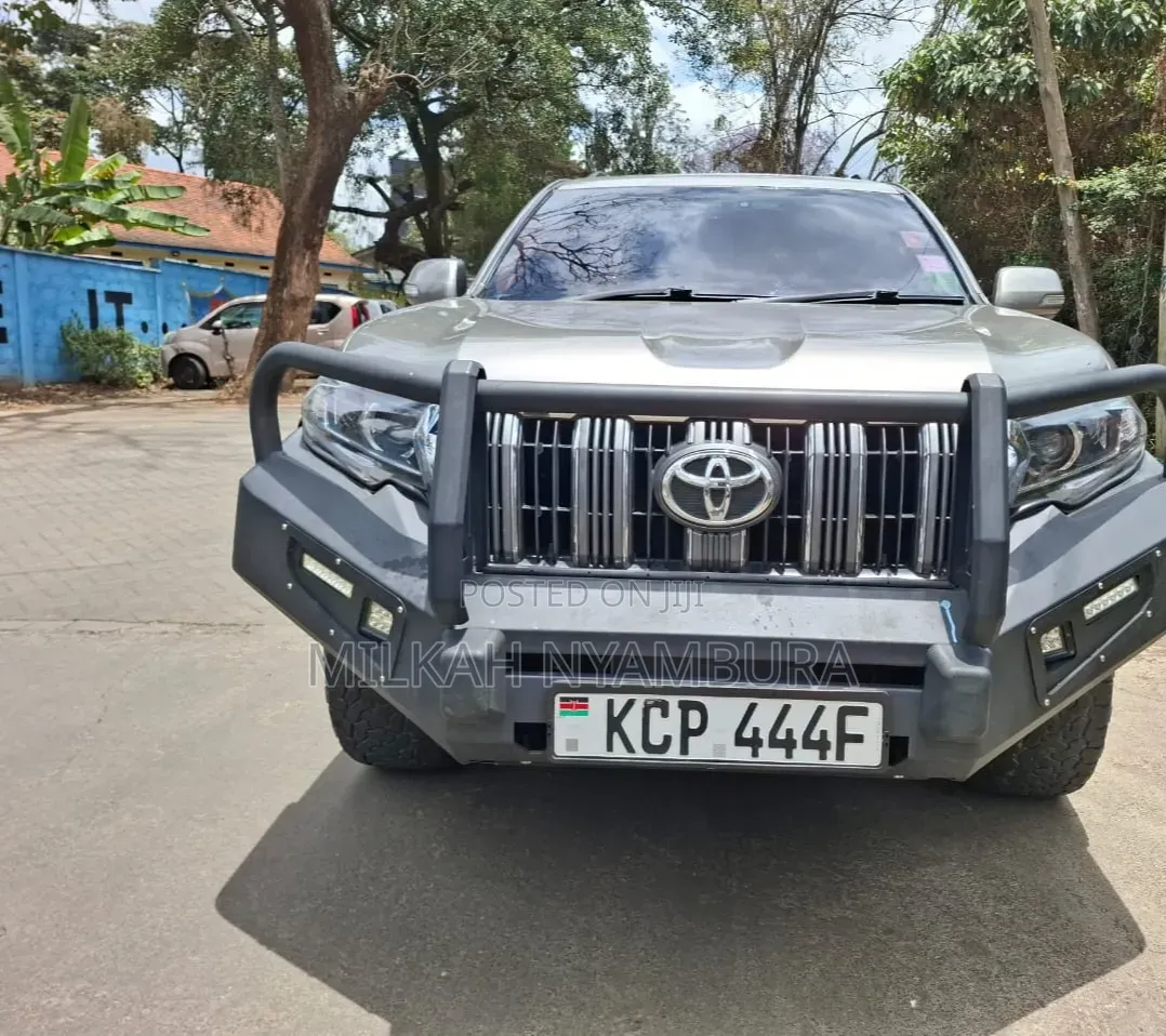 Toyota Land Cruiser Prado 2011 Silver
