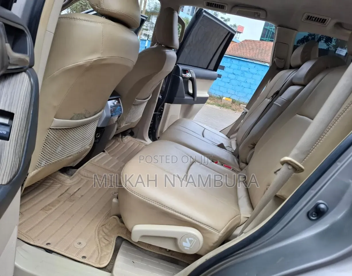 Toyota Land Cruiser Prado 2011 Silver