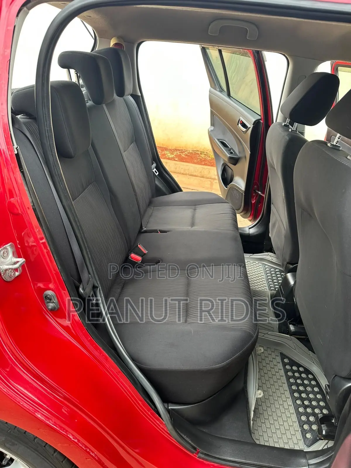 Suzuki Swift 2013 Red