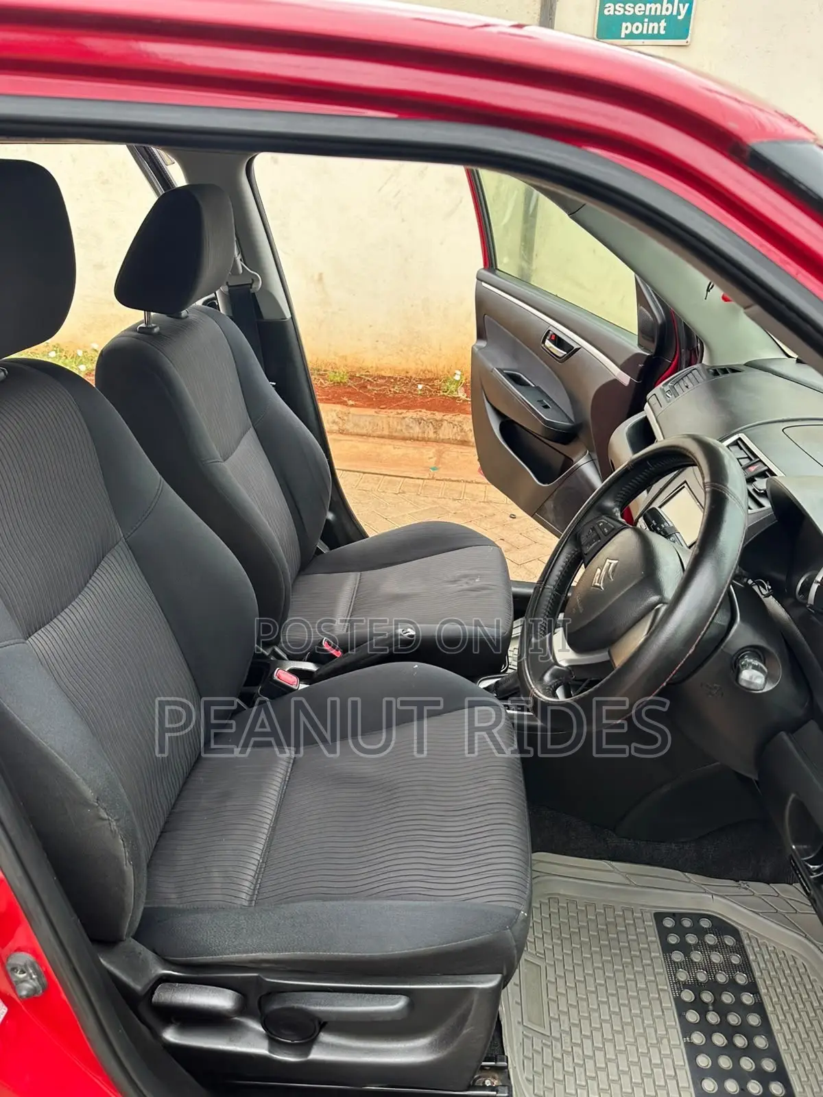 Suzuki Swift 2013 Red