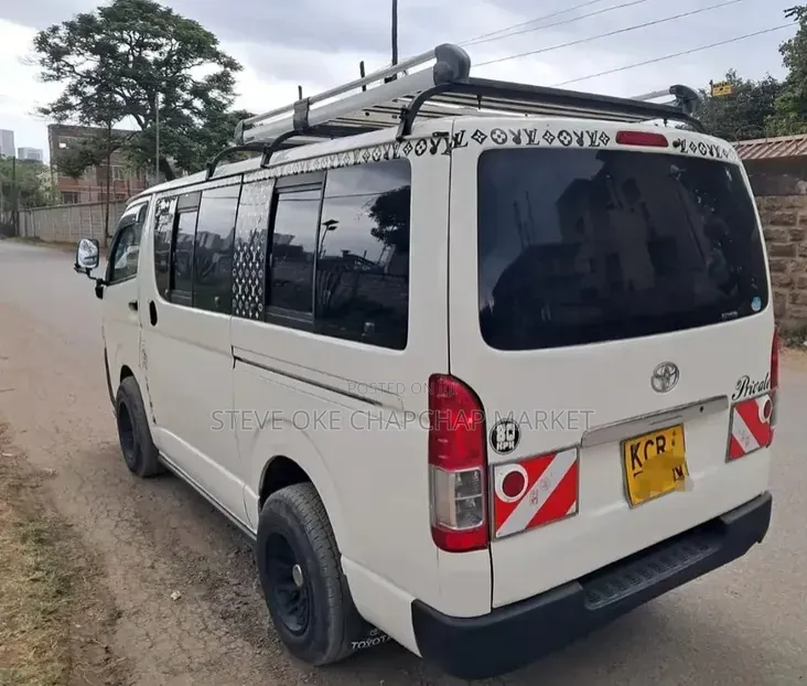 Toyota HiAce 2013