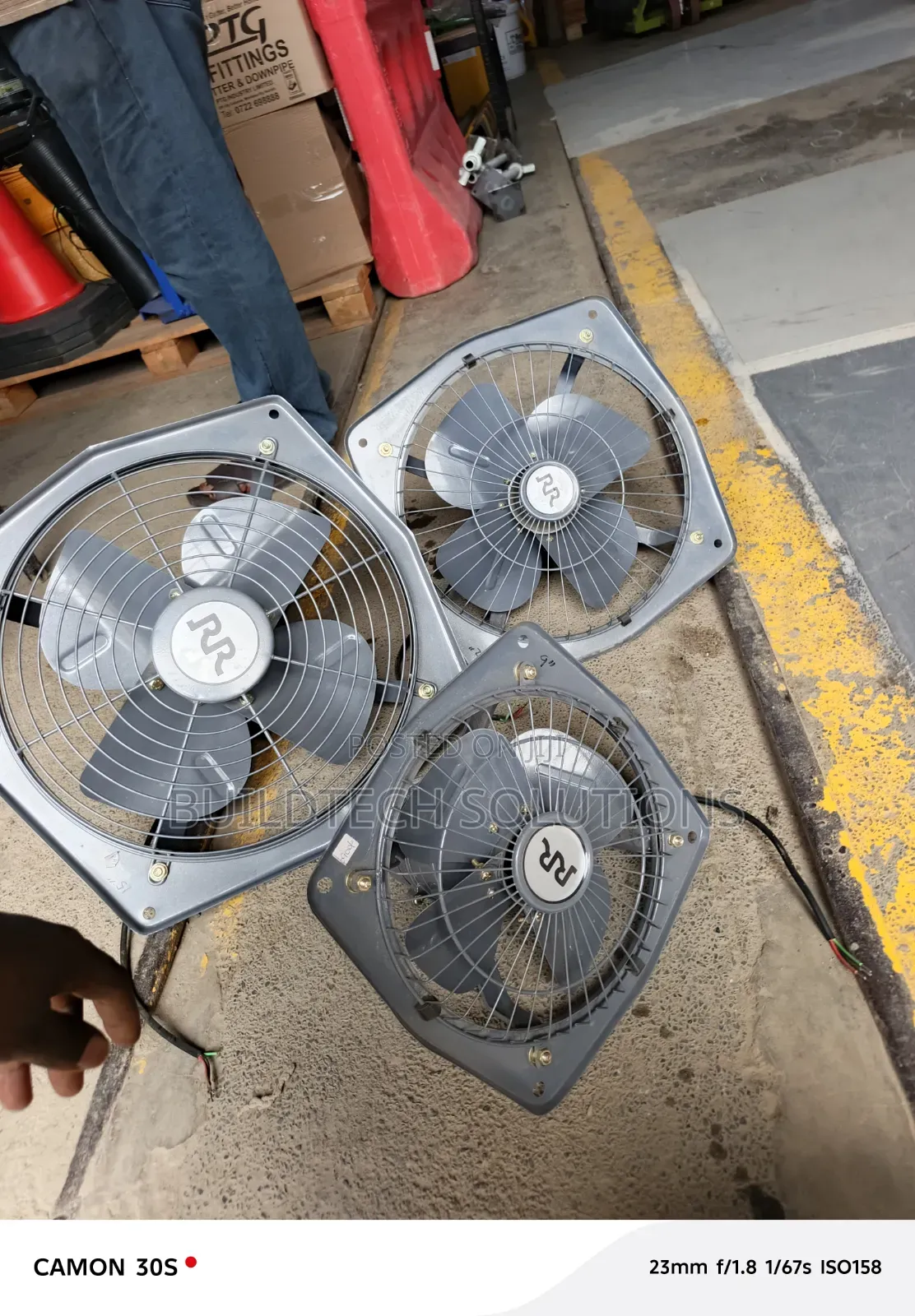 RR Heavy Duty Wall Mount Exhaust Fan 9" 8000