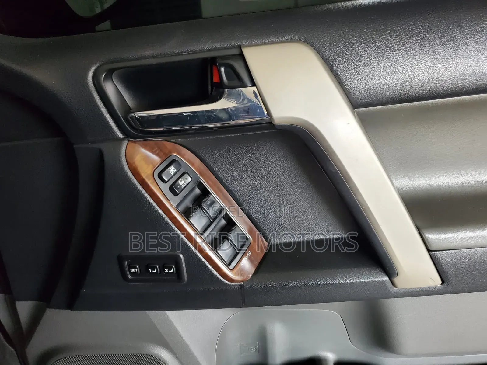 Toyota Land Cruiser Prado KAKADU 2013 Gray