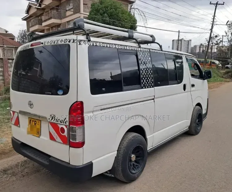 Toyota HiAce 2013