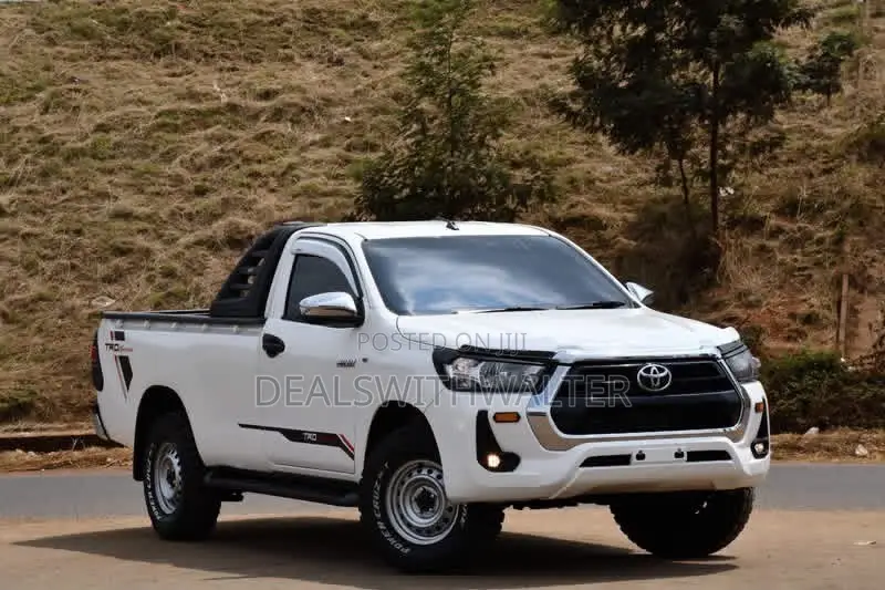 Toyota Hilux 2019 White