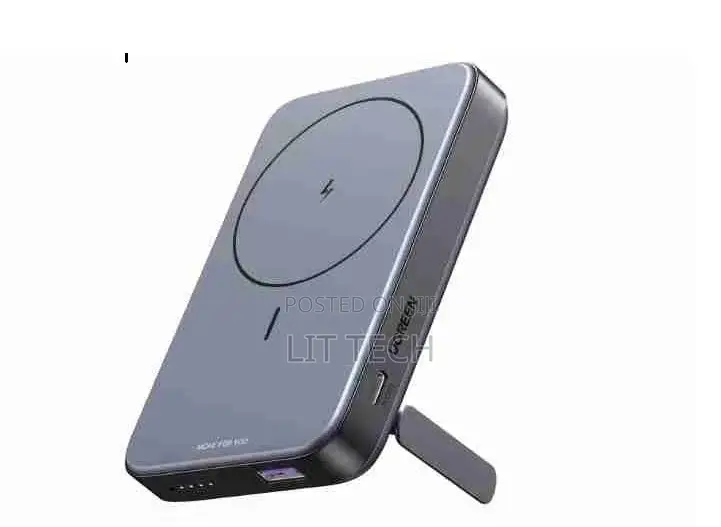 UGREEN 10000mAh Magnetic Wireless 20W Power Bank With Stand (PB206).