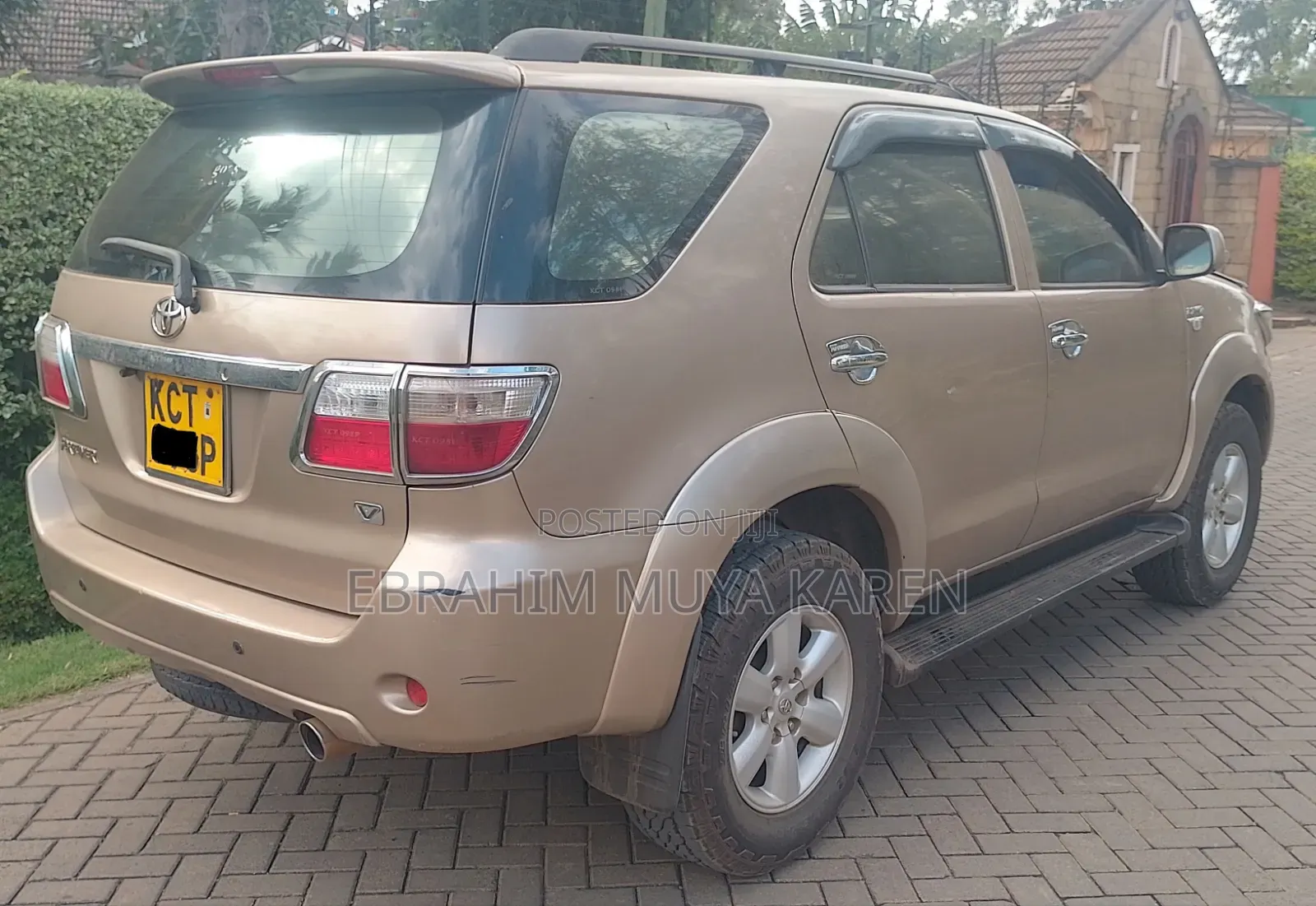Toyota Fortuner 2.7 AWD 2014 Gold