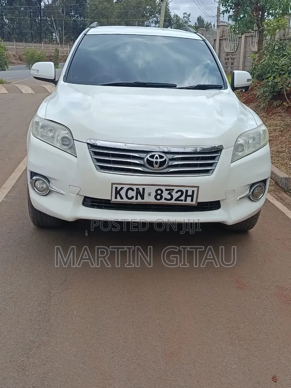 Toyota Vanguard 2010 White
