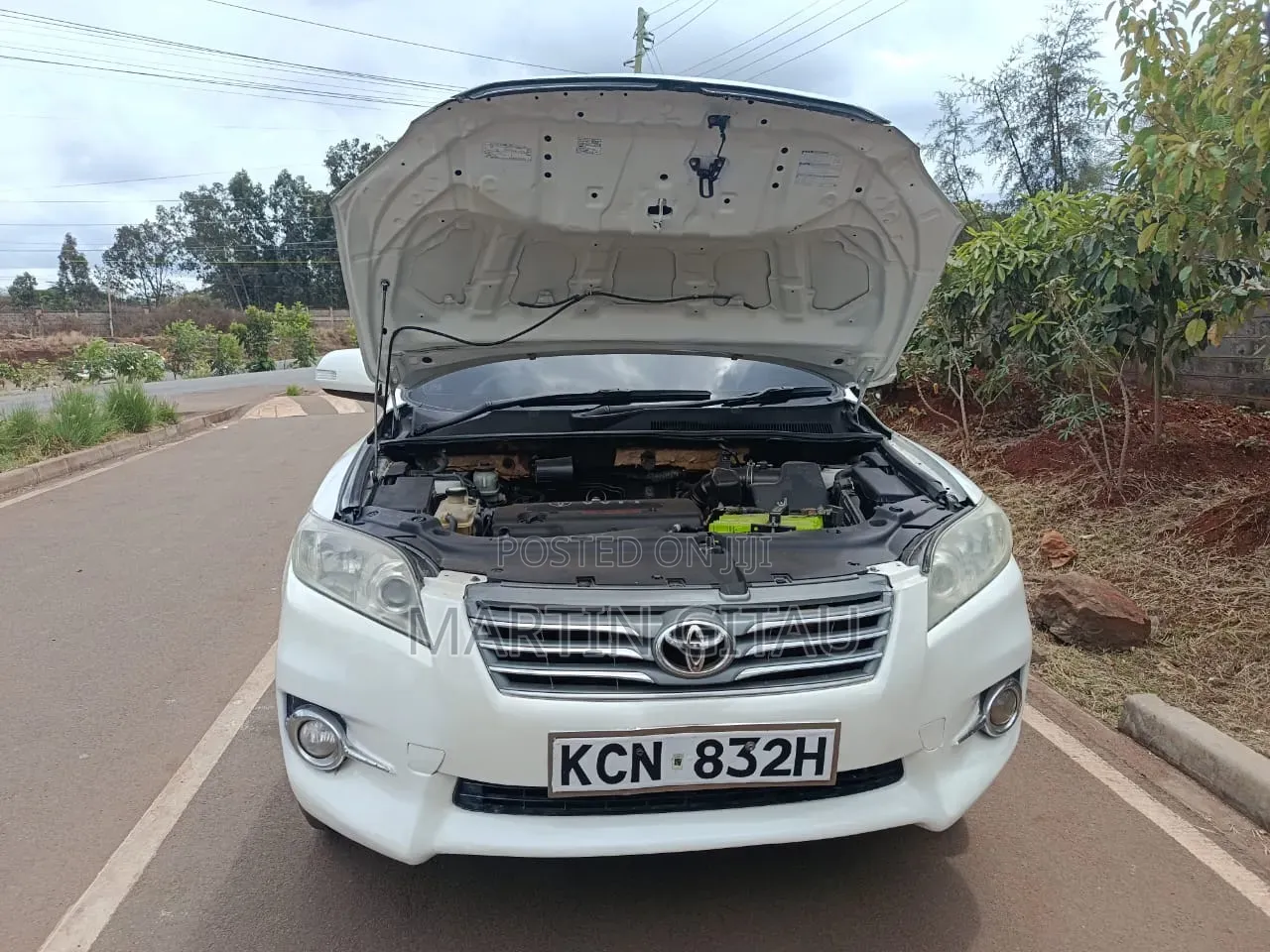 Toyota Vanguard 2010 White