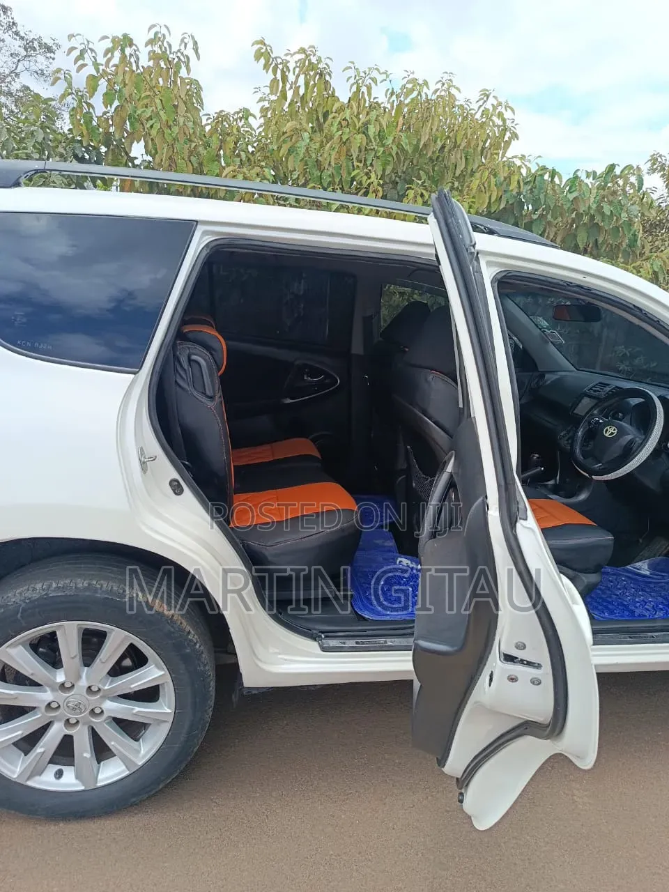 Toyota Vanguard 2010 White