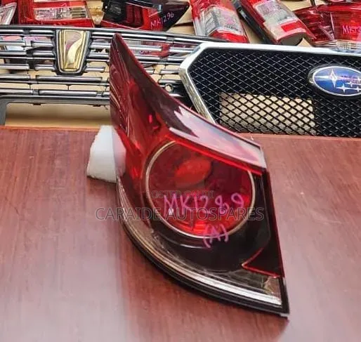 Crown Athlete 2018 Backlights/Taillights