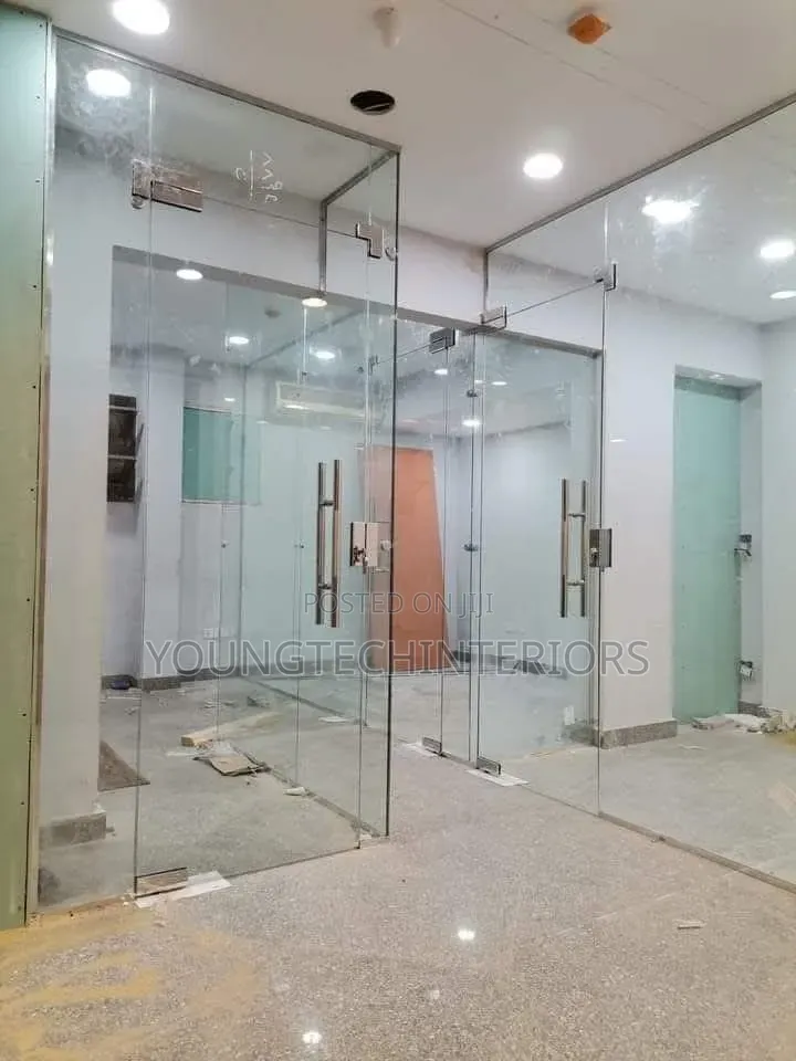 Frameless Office Partitioning