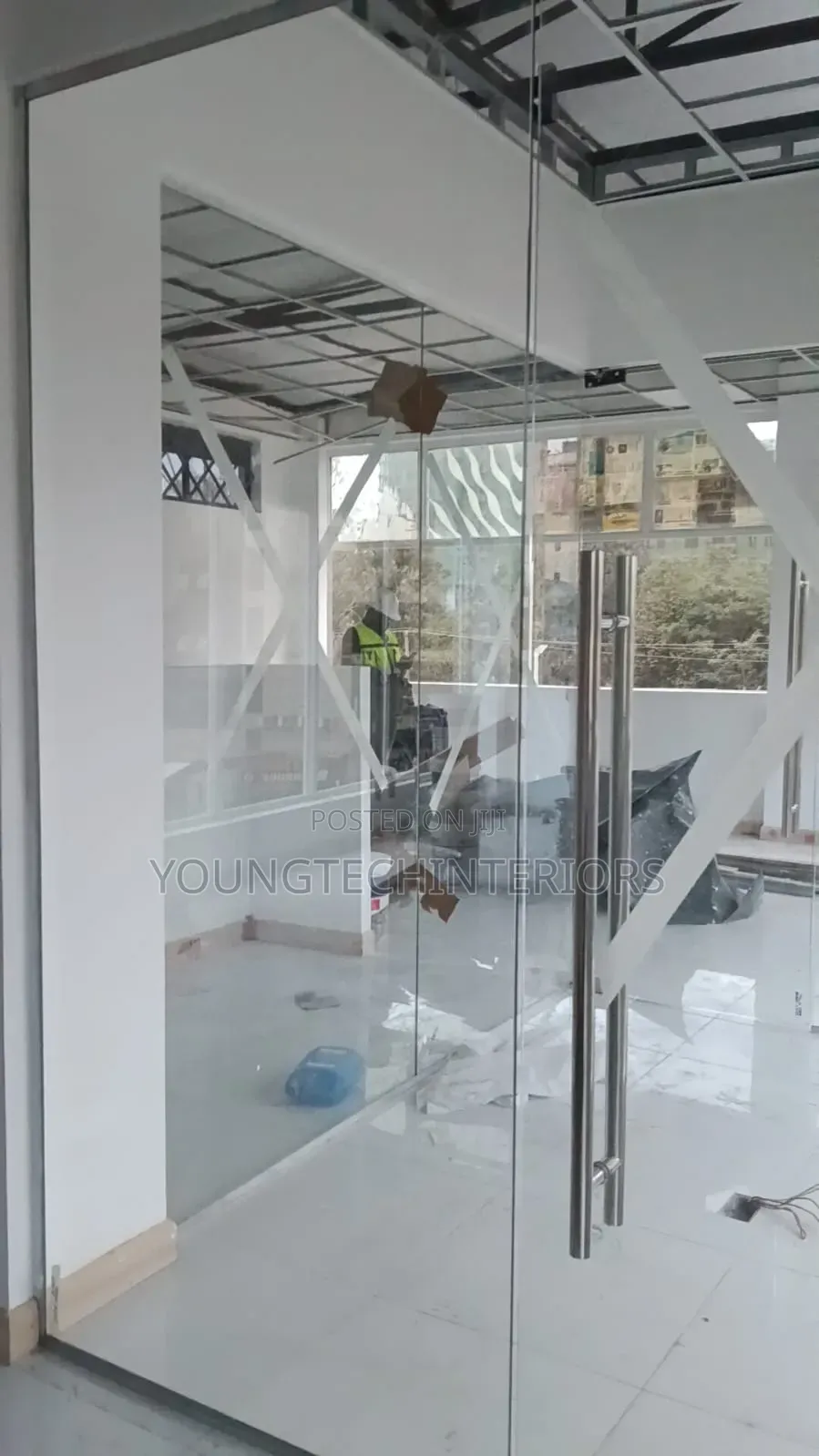Frameless Office Partitioning