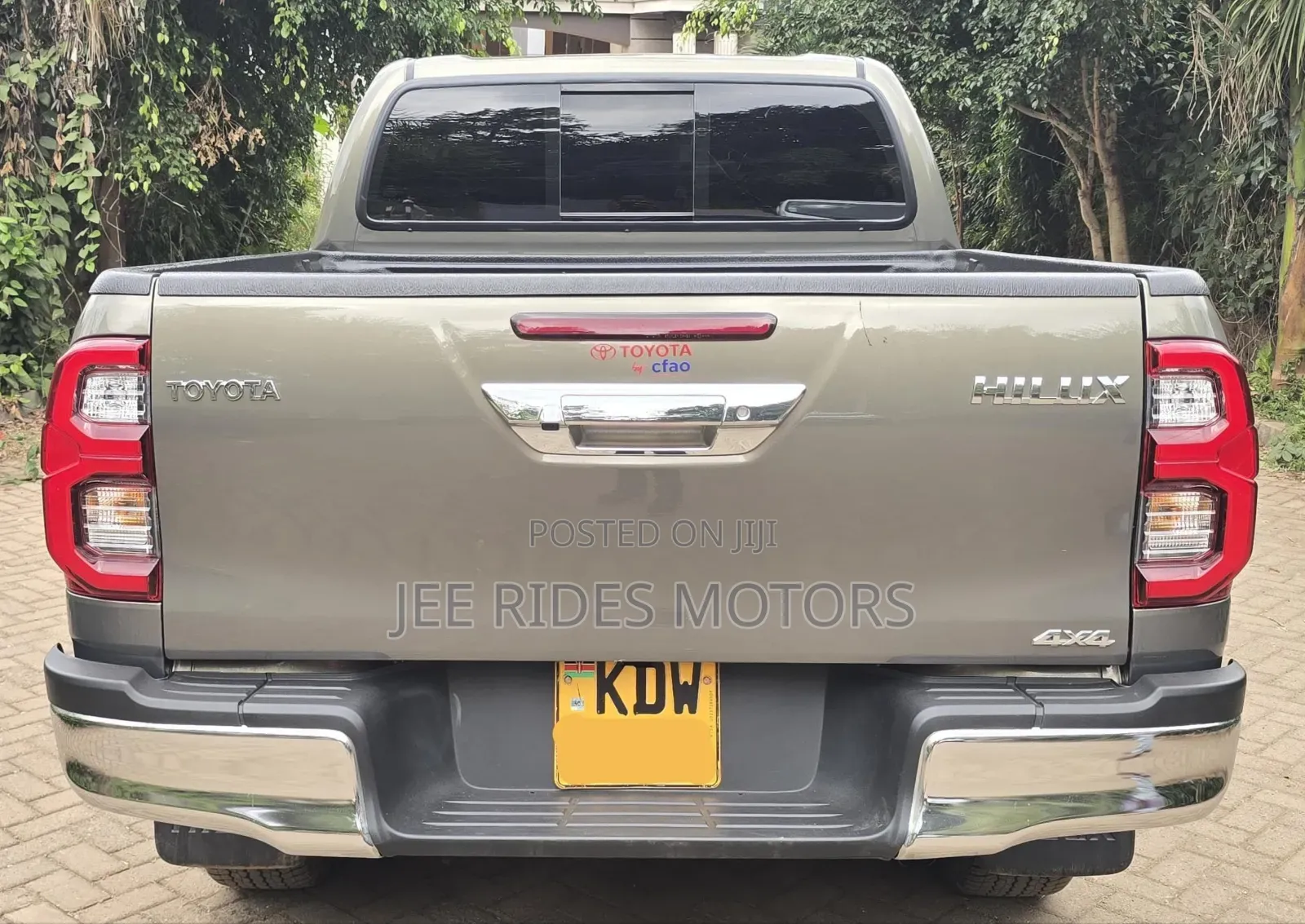 Toyota Hilux 2025 Gray