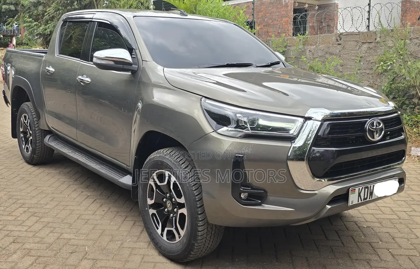 Toyota Hilux 2025 Gray