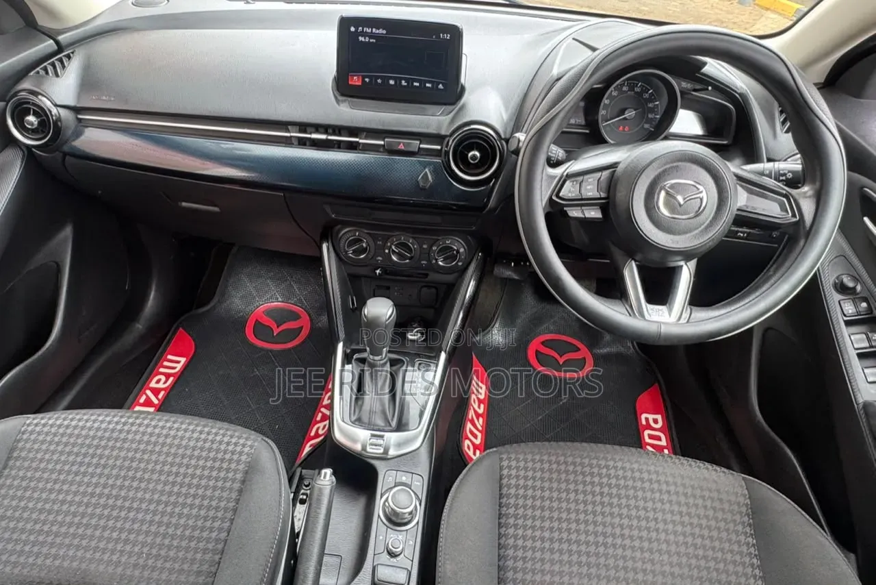 Mazda Demio 2018 Silver