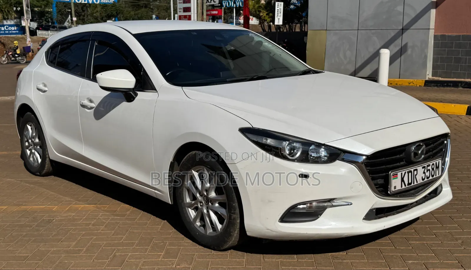 Mazda Axela 2017 Off white