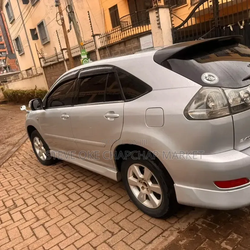 Toyota Harrier 2.4 2011
